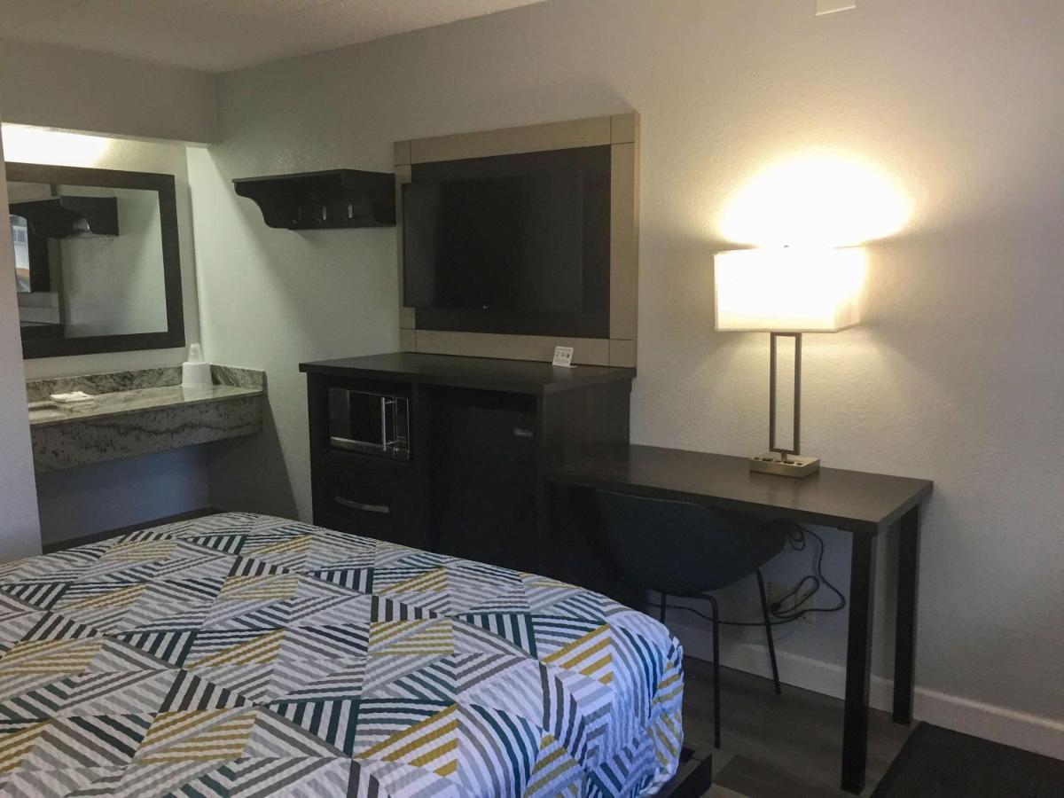 Hotel 6-burnsville, Mn